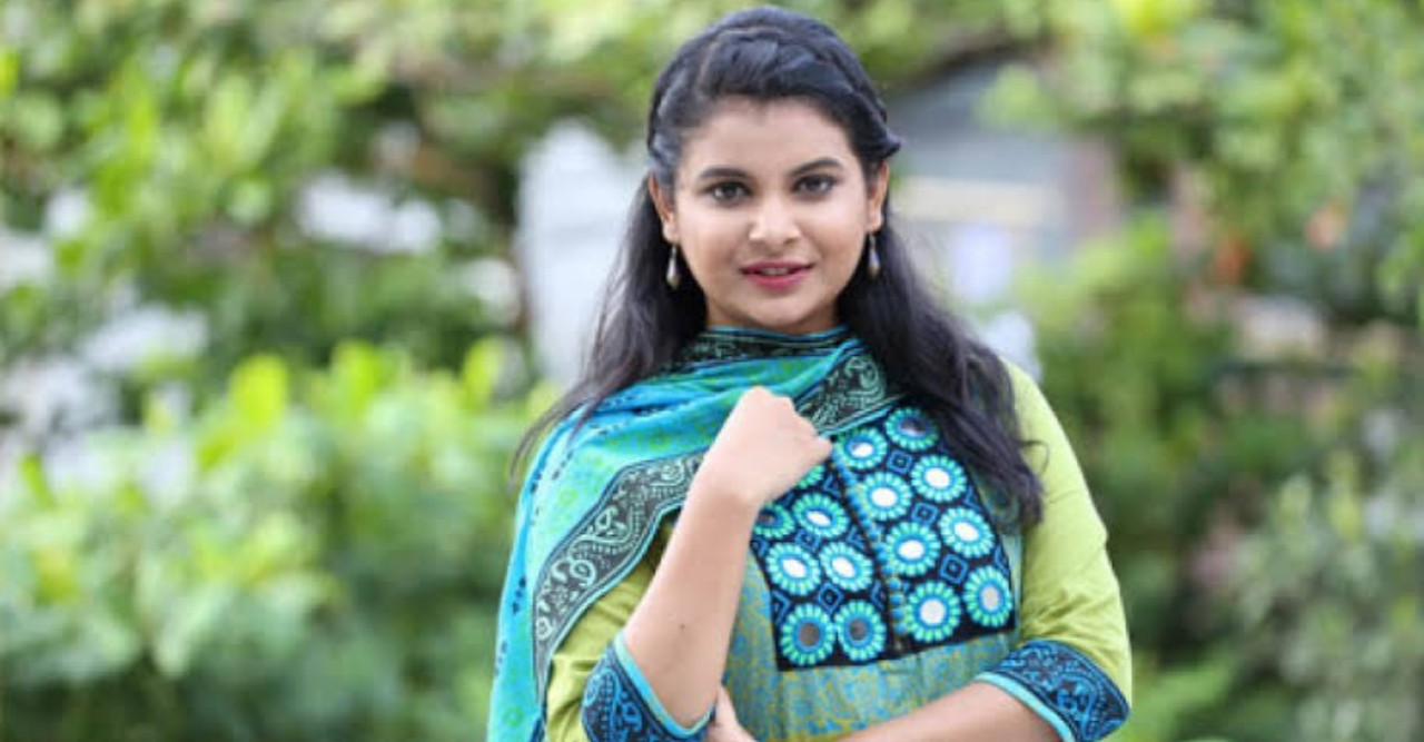 অভিনেত্রী শবনম ফারিয়া'র জন্মদিন আজ
