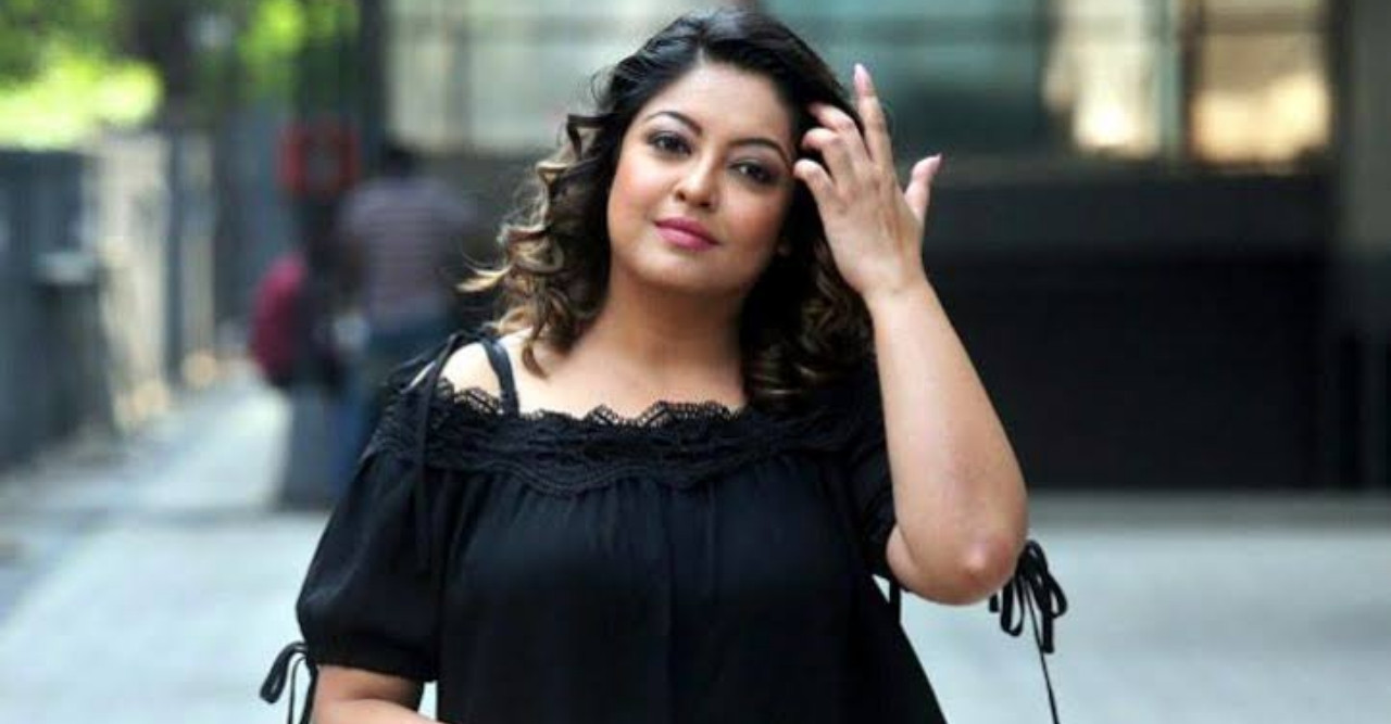 সড়ক দুর্ঘটনায় আহত হয়েছেন অভিনেত্রী তনুশ্রী দত্ত