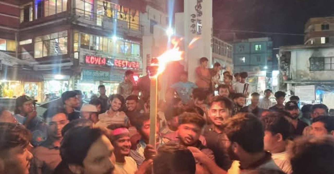 হাসনাত আব্দুল্লাহর ওপর হামলার প্রতিবাদে কুমিল্লায় বিক্ষোভ